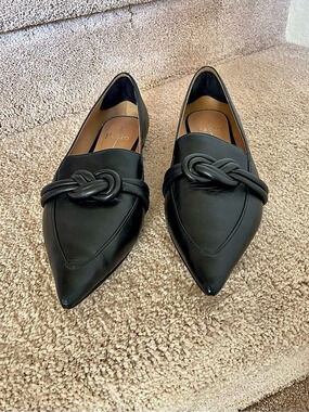 Linea Paolo Melia Black Pointed-Toe Knot Flats Like New